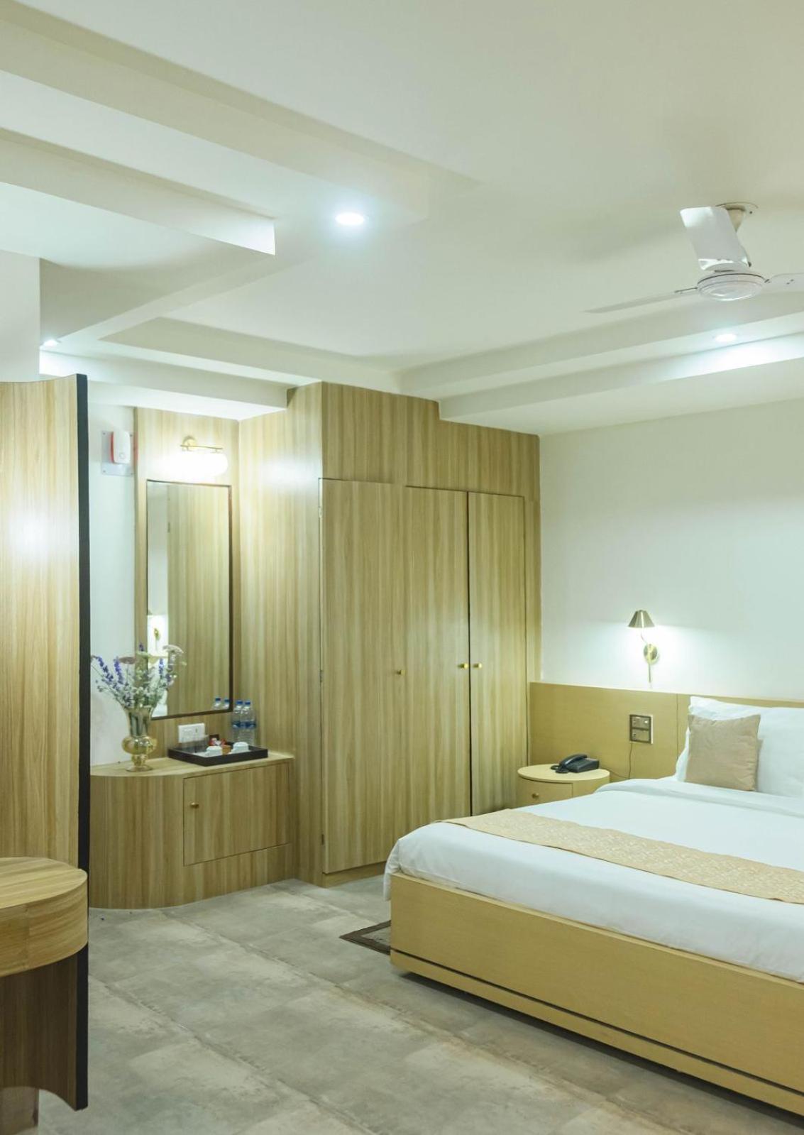 Hotel Lake Shilloi Dimāpur Buitenkant foto